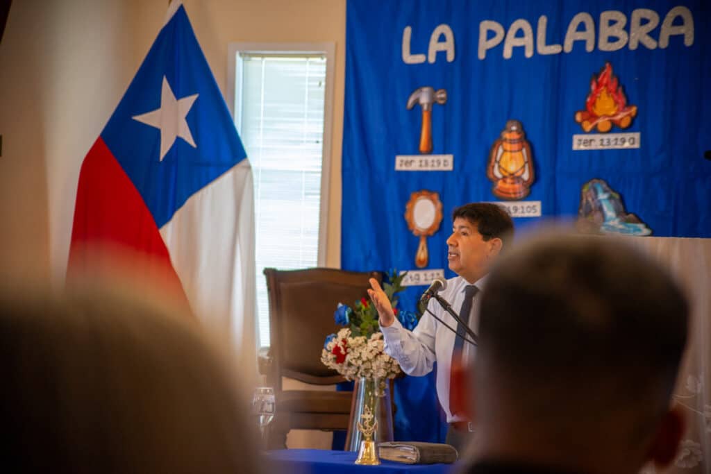 Actividad del Mes de la Biblia en Iglesia MEN Domeyko, Playa Ancha