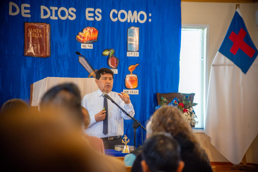 Actividad del Mes de la Biblia en Iglesia MEN Domeyko, Playa Ancha