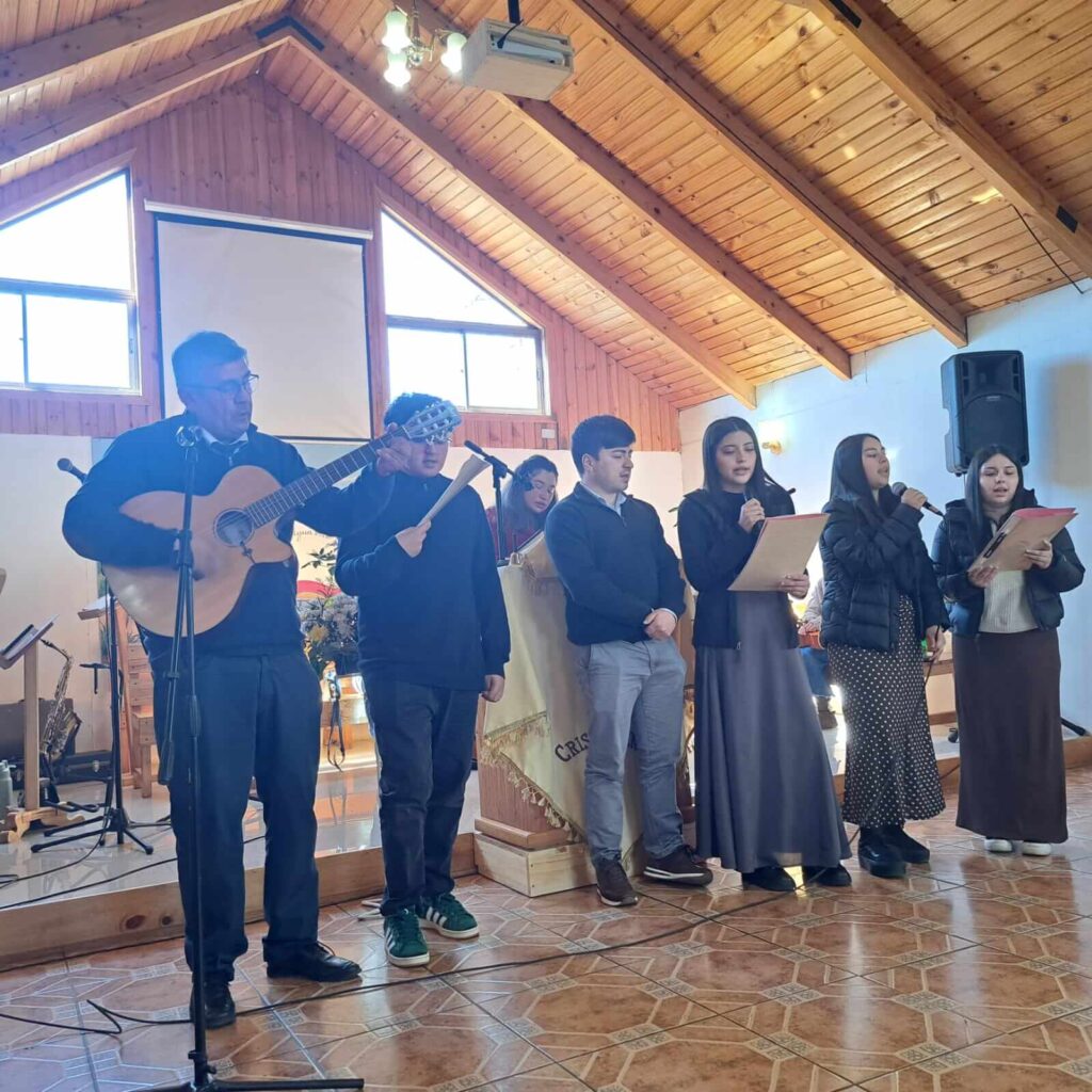 Hermanos de las iglesias de la Zona Sur reunidos en Empedrado